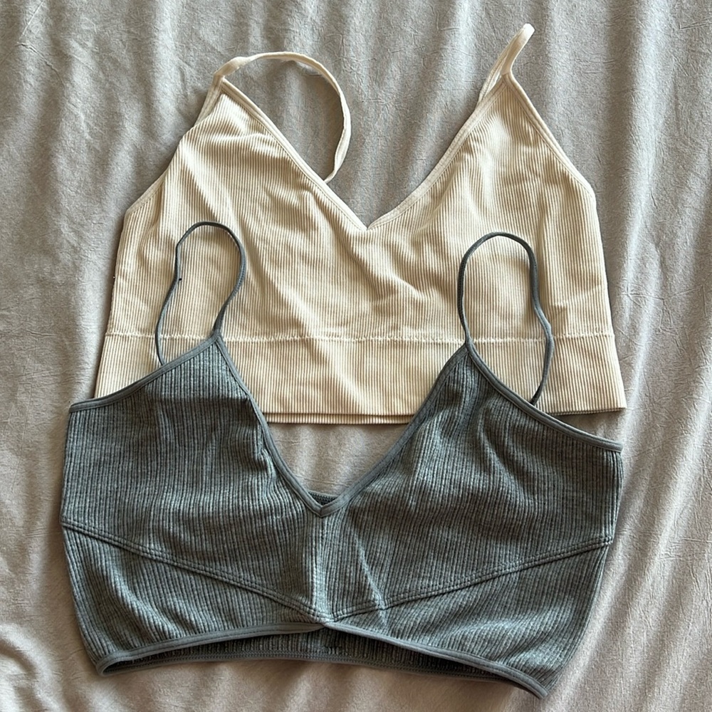 2 bralettes